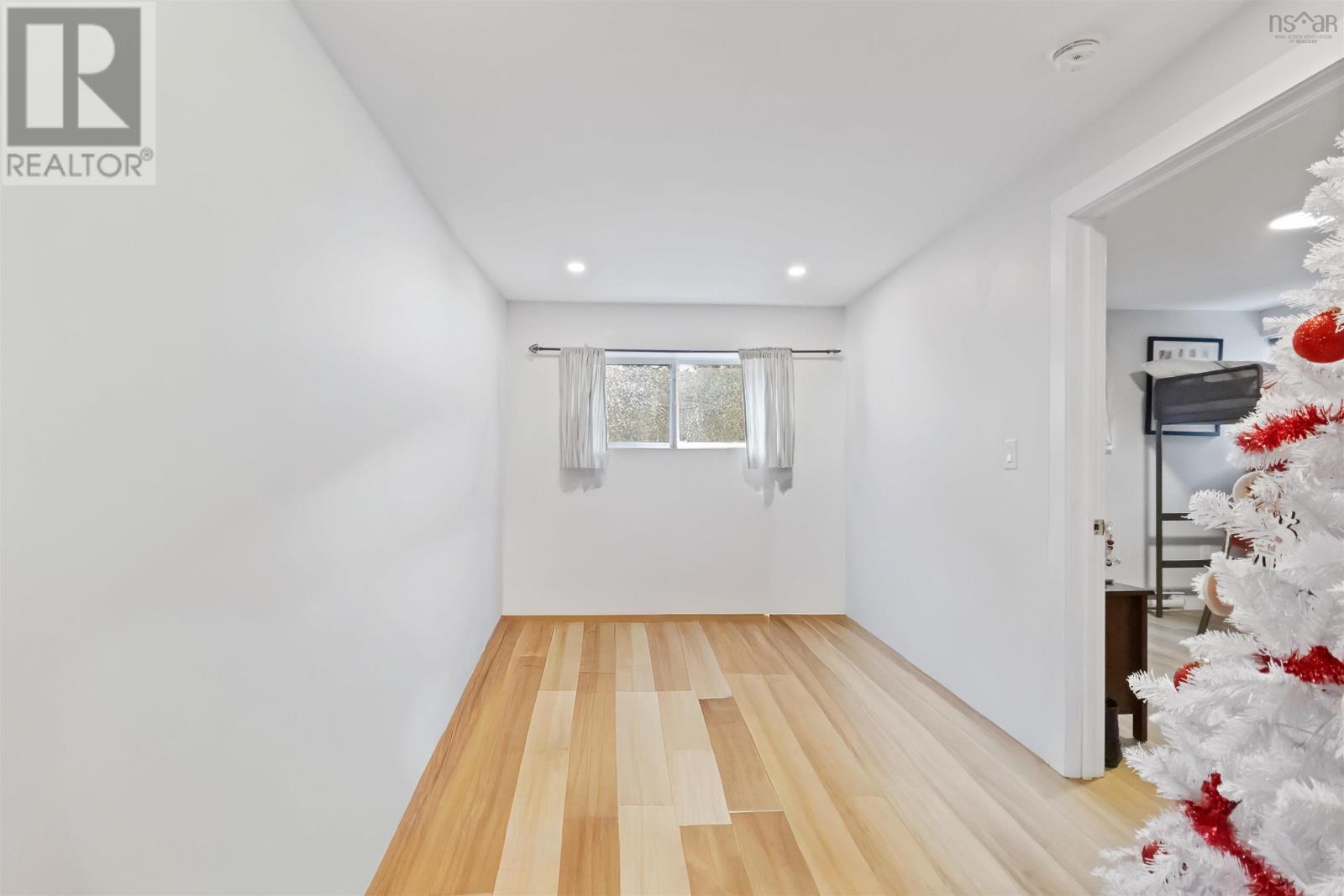 Property 36 of 40 of 3728 Prospect Road