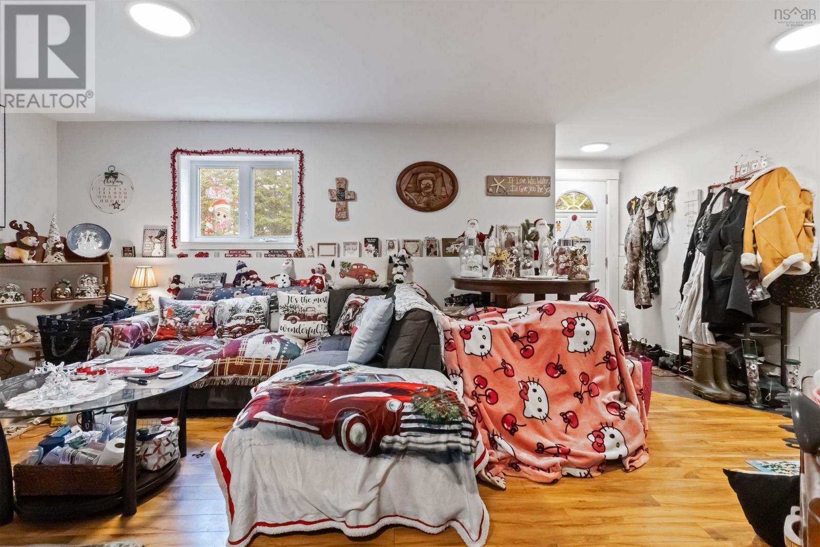 Property 25 of 40 of 3728 Prospect Road