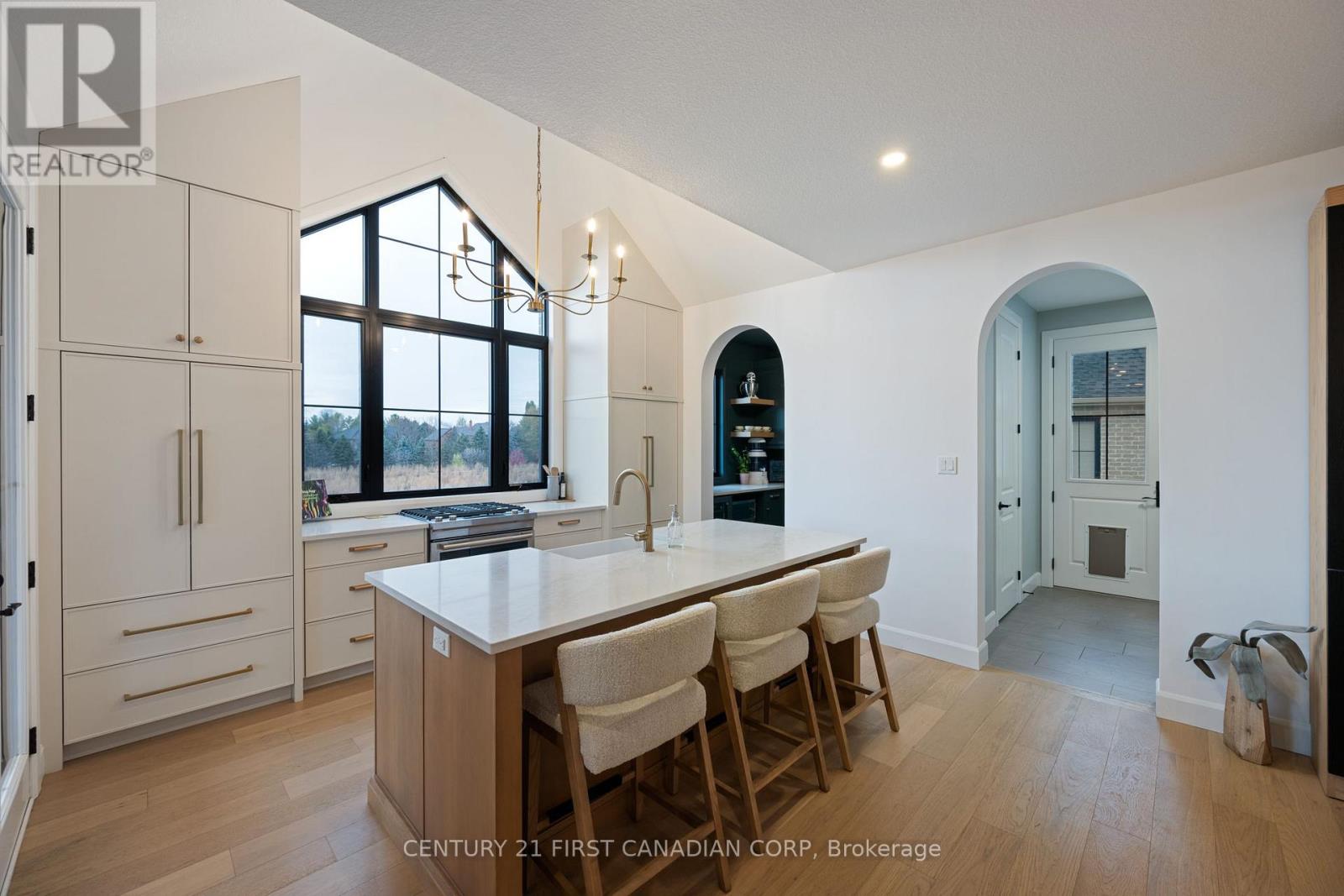 2190 Linkway photo 4