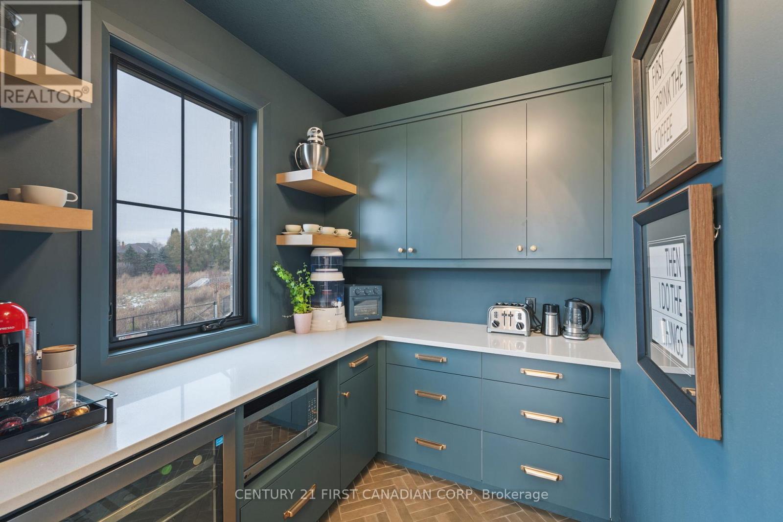 2190 Linkway photo 5