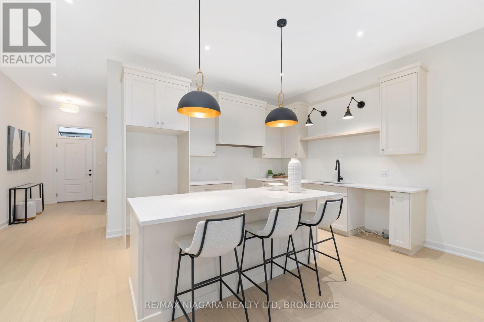 6 BUTTERNUT CRESCENT - Photo 5 of 26, Fort Erie (Ridgeway), Ontario