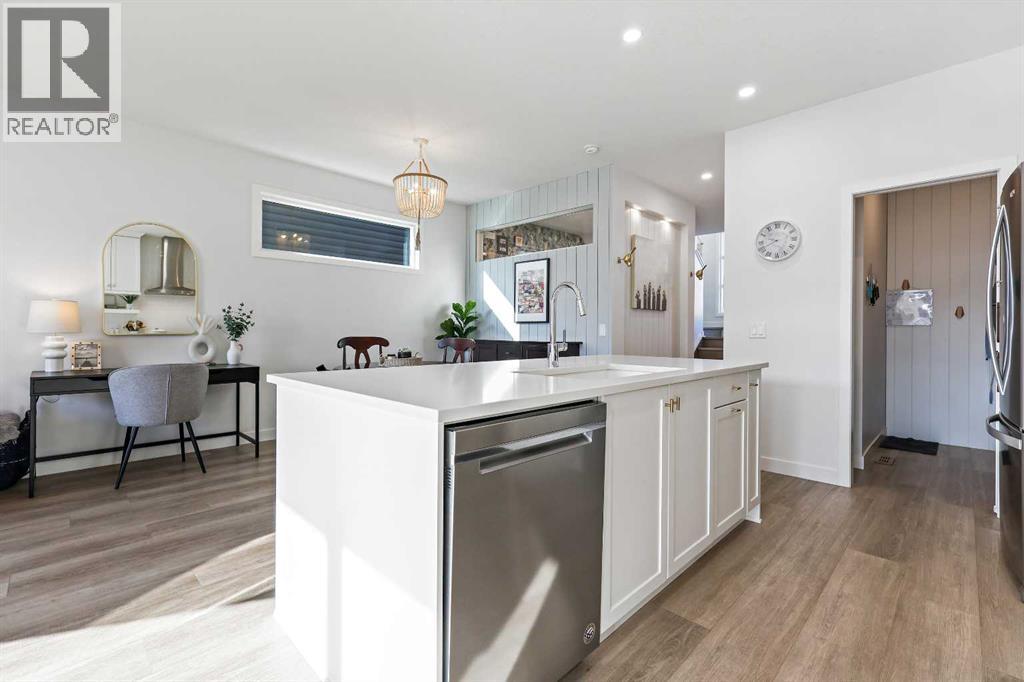 Single Family House for Sale in  Wolf Creek Manor SE Wolf Willow Calgary 