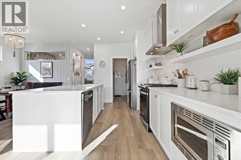 Single Family House for Sale in  Wolf Creek Manor SE Wolf Willow Calgary 