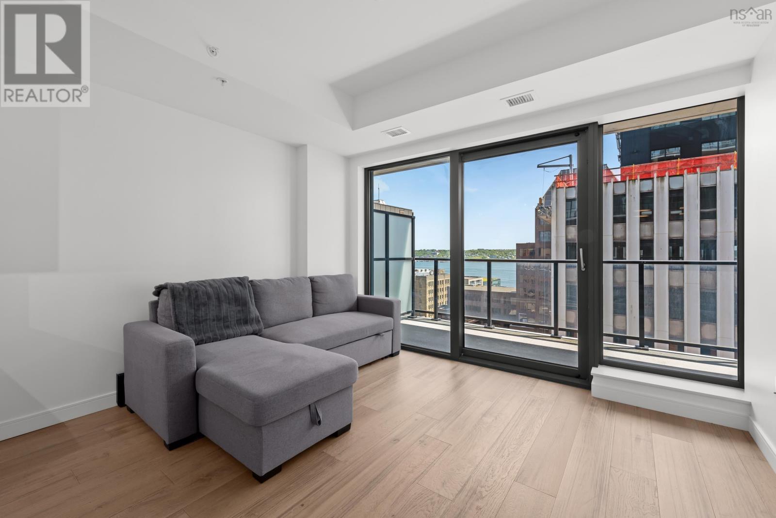 Property 8 of 36 of 1006 1650 Granville Street