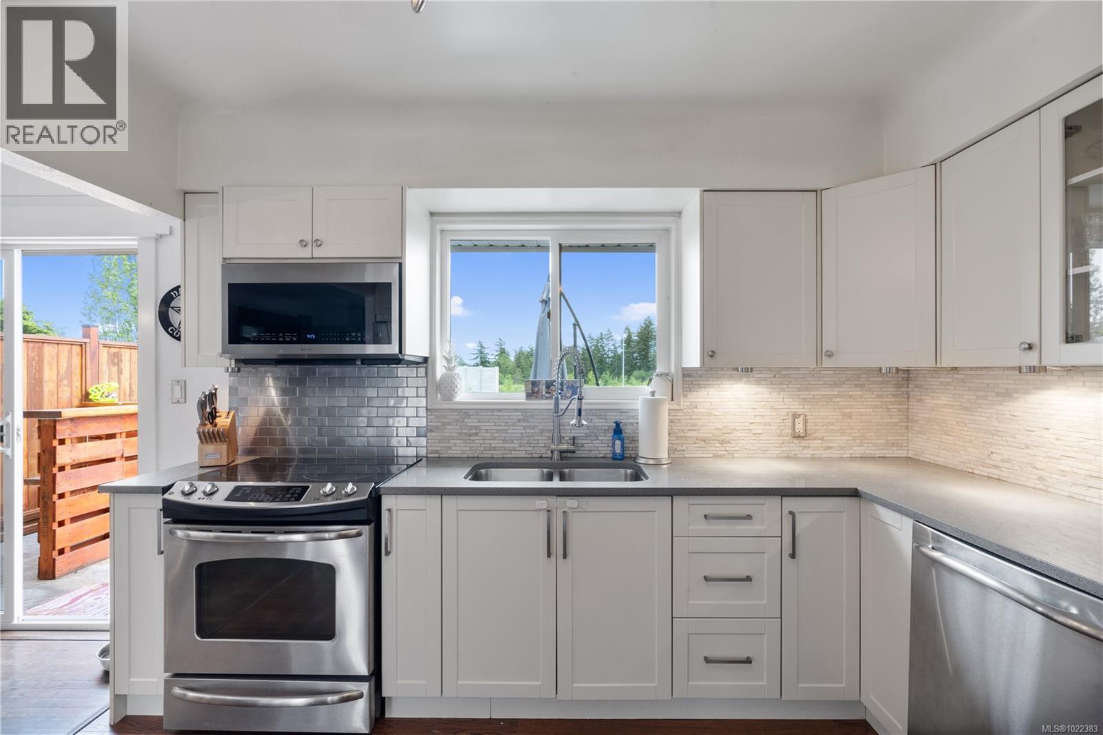  3235 Admirals Road, Saanich