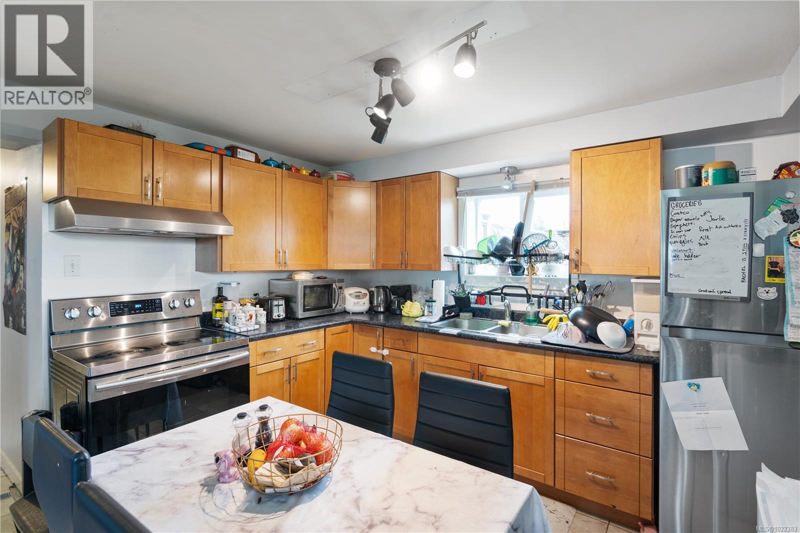  3235 Admirals Road, Saanich