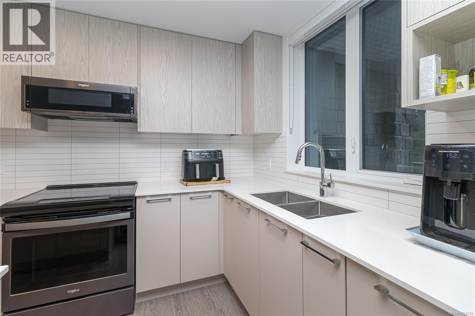 218 940 Reunion Ave, Langford