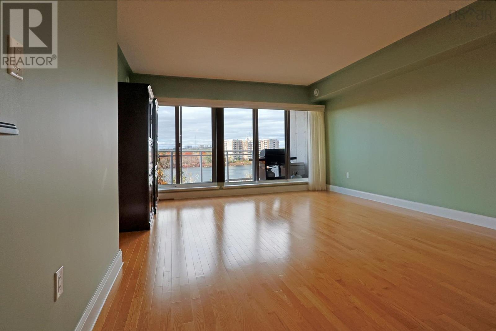 Property 6 of 29 of 205 60 Walter Havill Drive