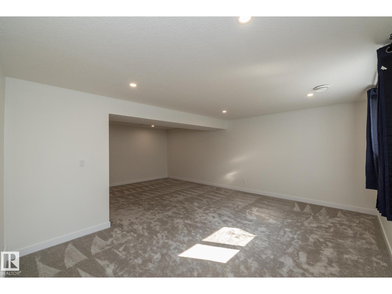 56 BRAZEAU DR, Devon