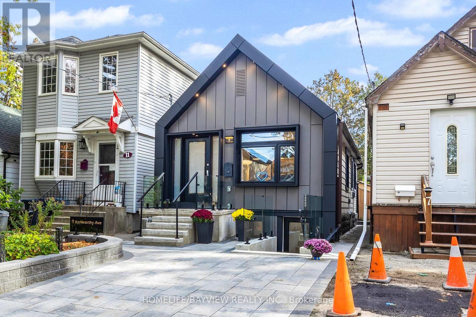 Single Family House Bungalow for Sale in  KENWORTHY AVENUE Toronto (Oakridge) 