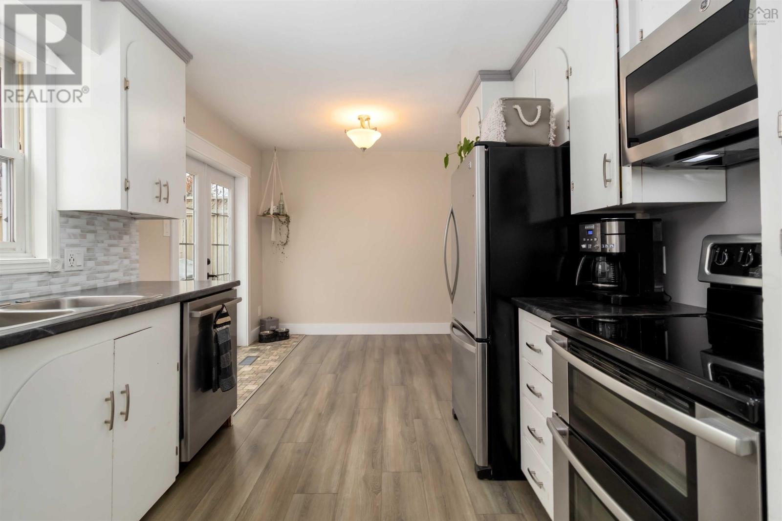 Property 20 of 46 of 17 BELL Avenue