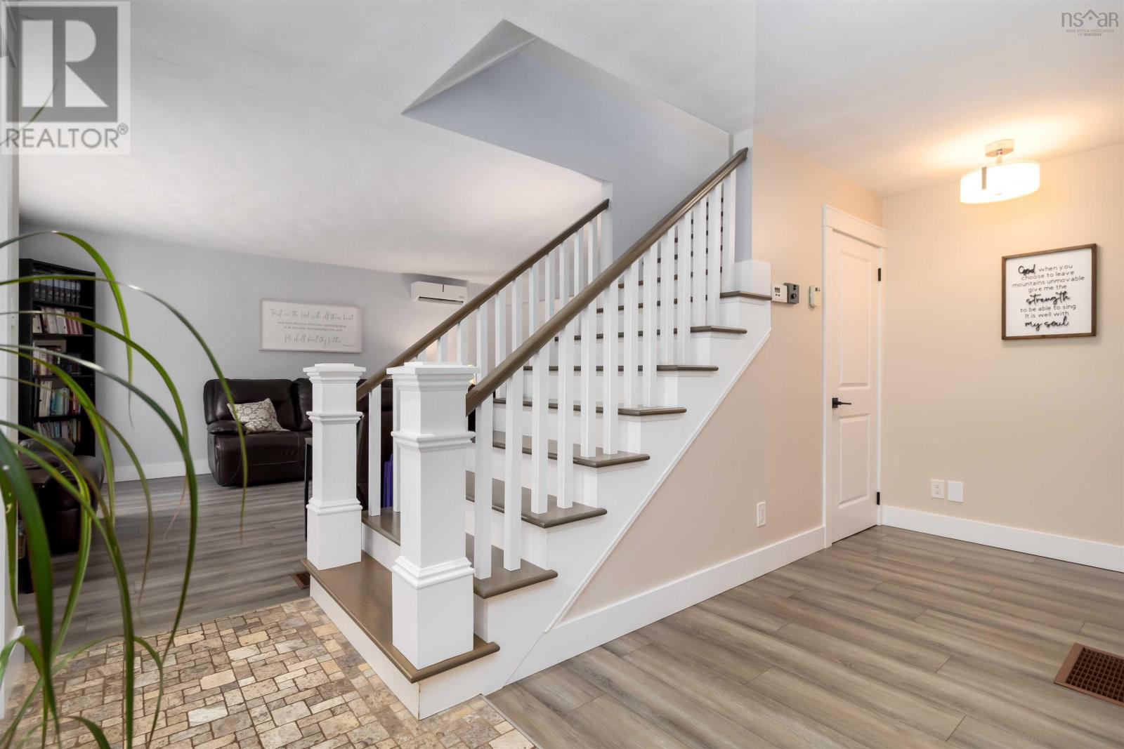 Property 12 of 46 of 17 BELL Avenue