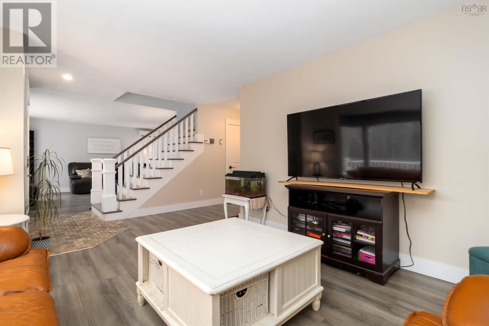 Property 10 of 46 of 17 BELL Avenue