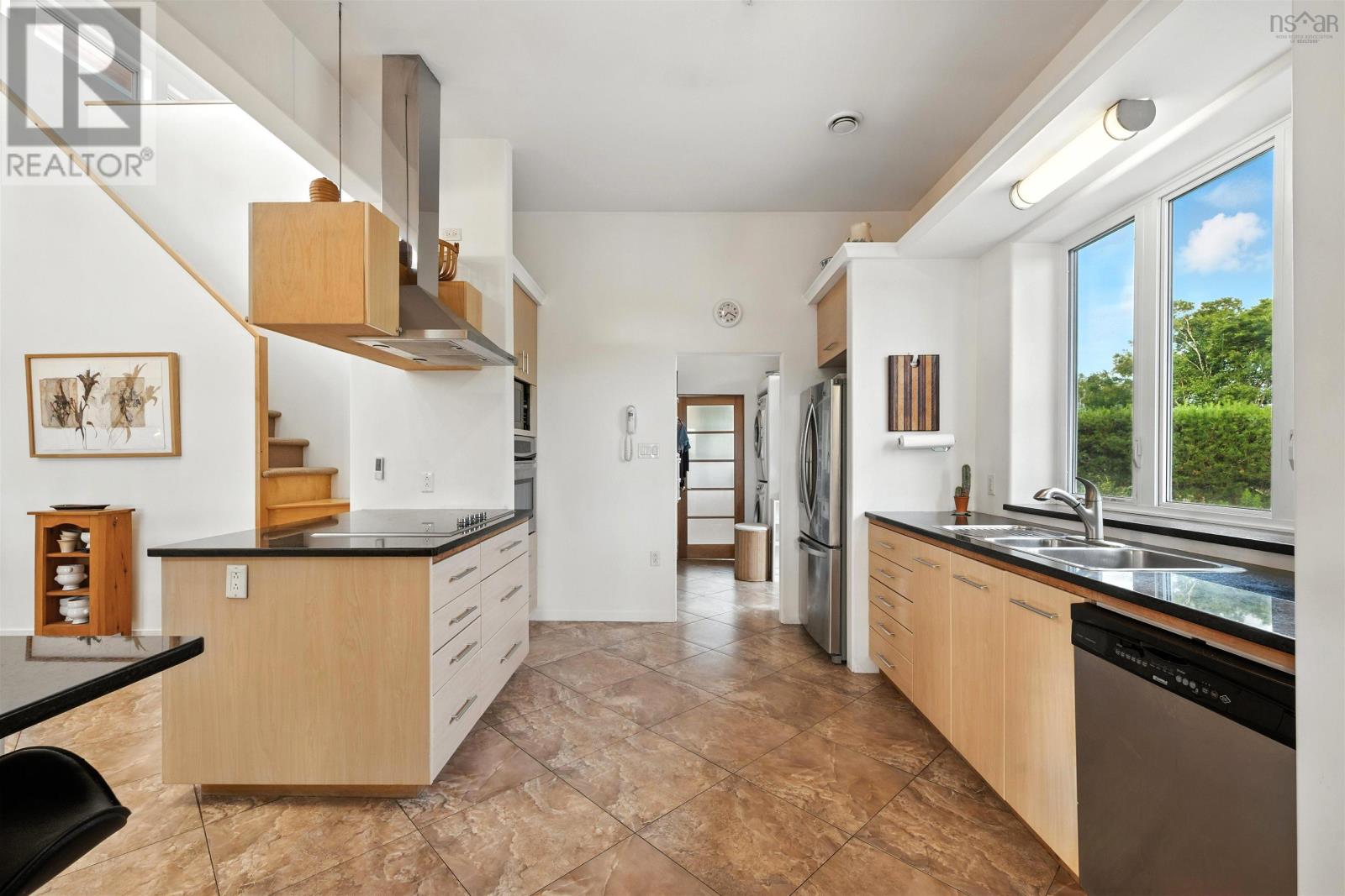 Property 18 of 49 of 9878 Main Street