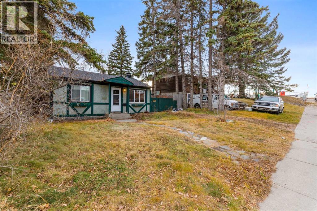 Single Family House Bungalow for Sale in   Avenue NW Bowness Calgary 