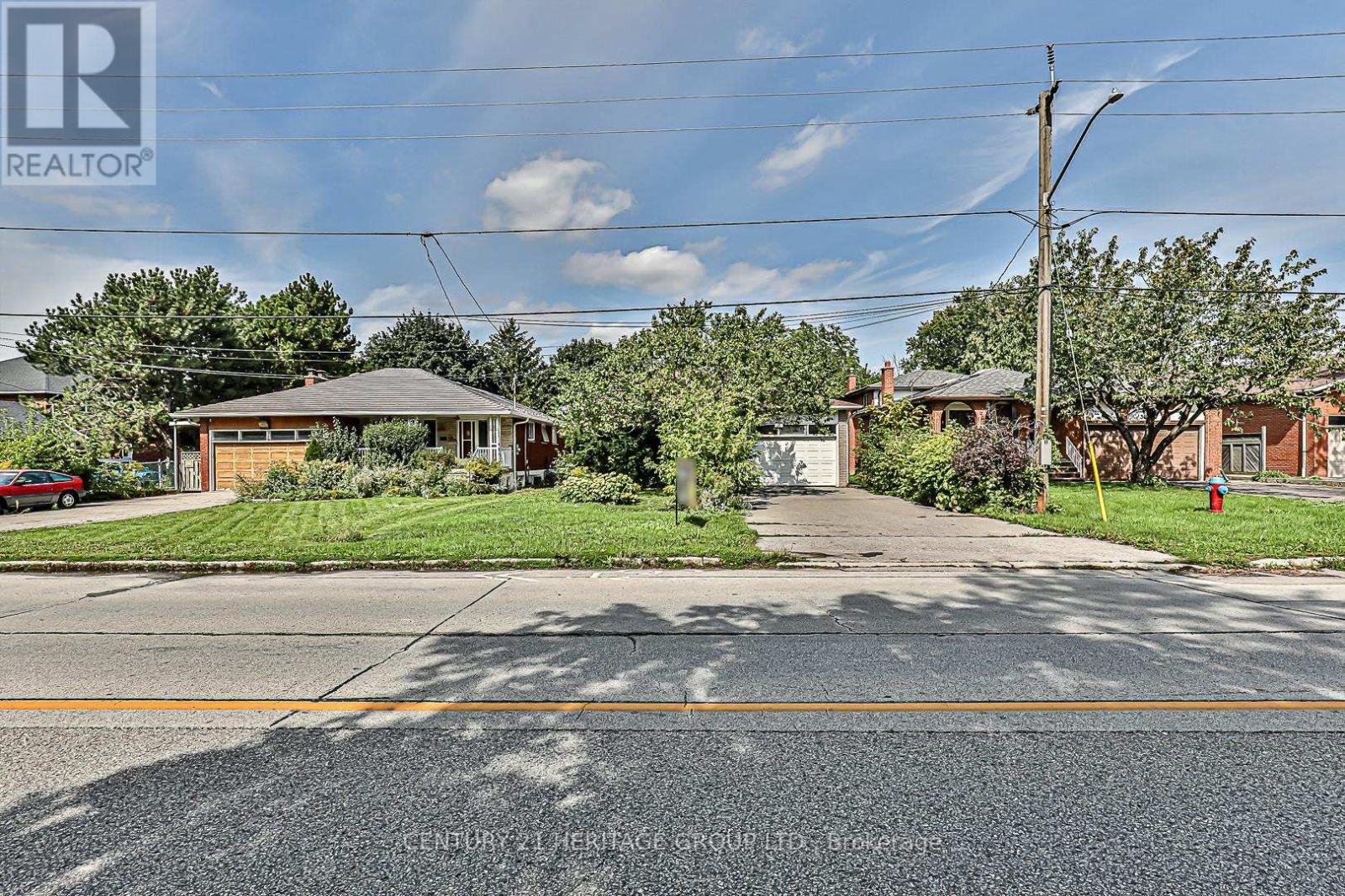 40 WELDRICK ROAD W - 1