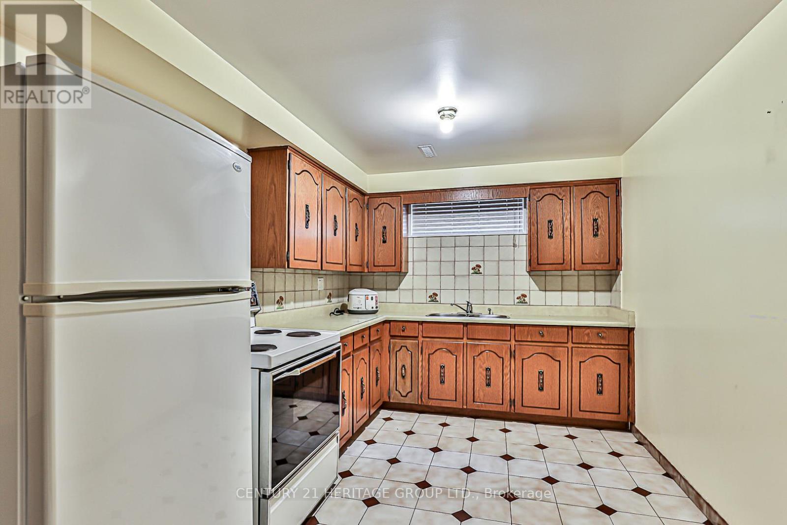 40 WELDRICK ROAD W - 23