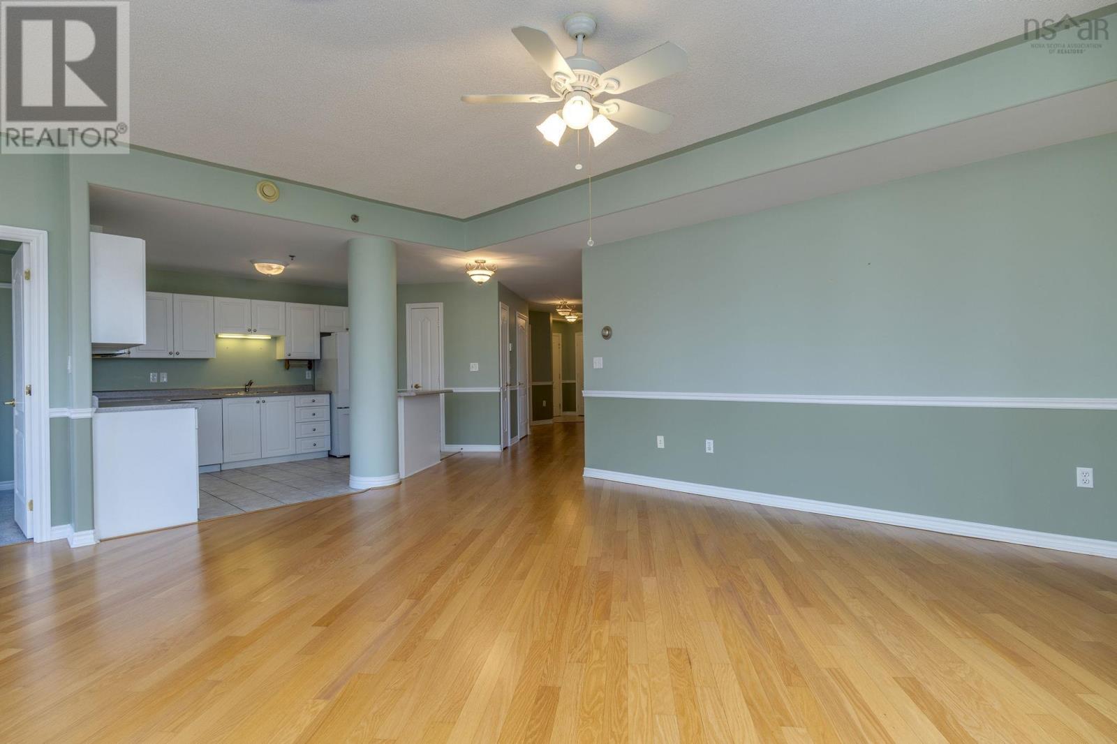 Property 13 of 39 of 409 114 Regency Park Drive