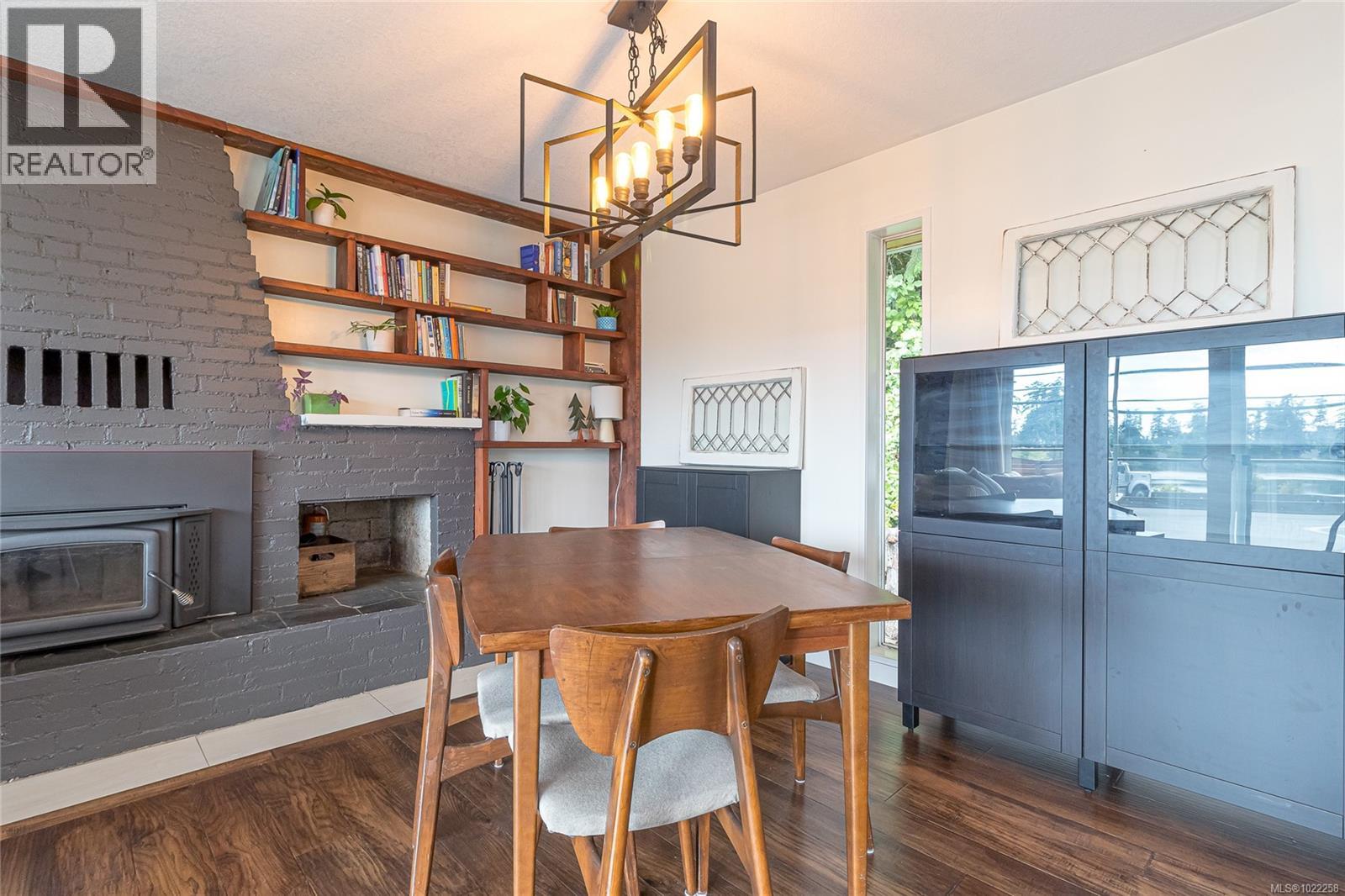 1892 Swartz Bay Rd, North Saanich