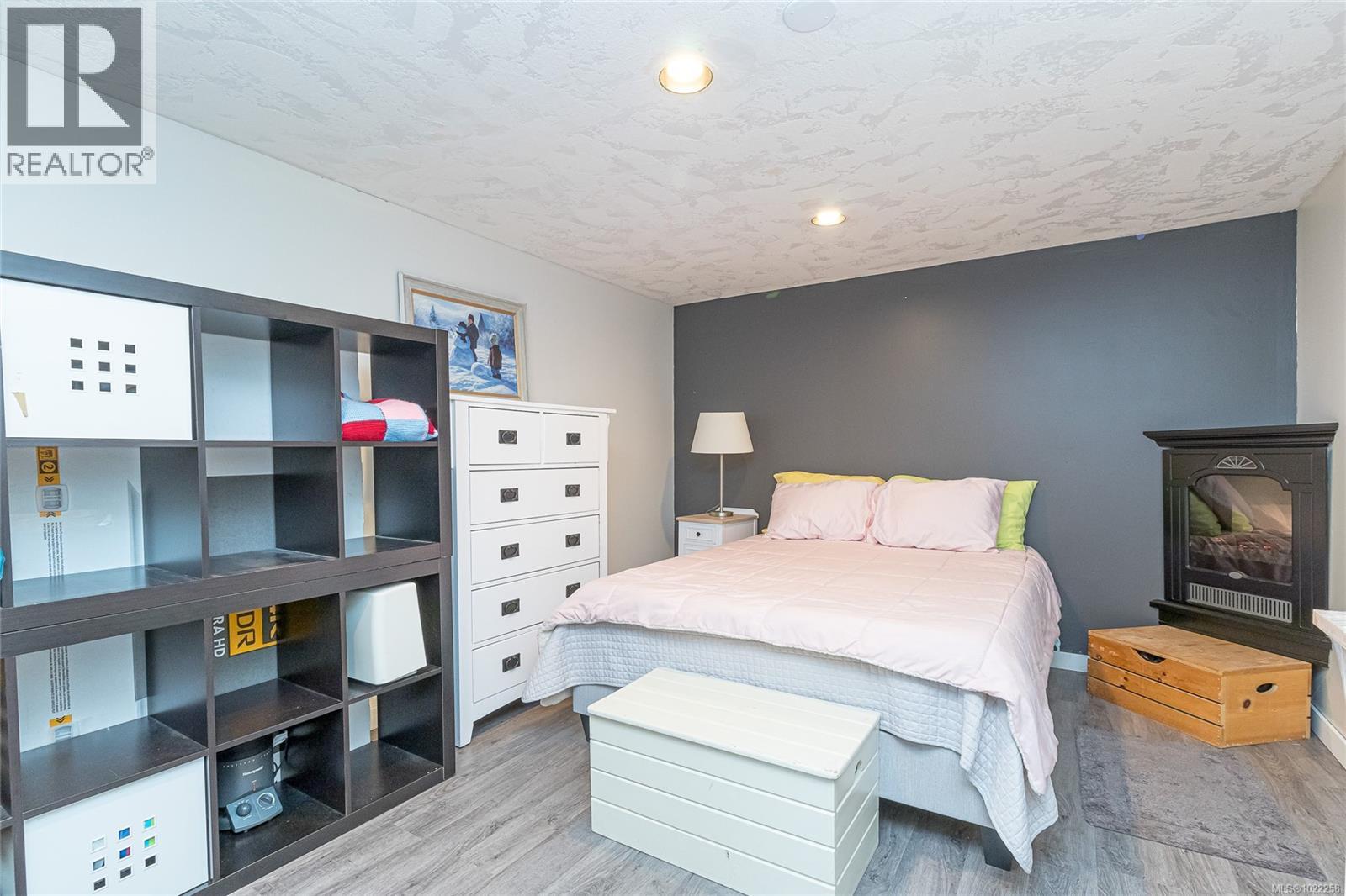 1892 Swartz Bay Rd, North Saanich