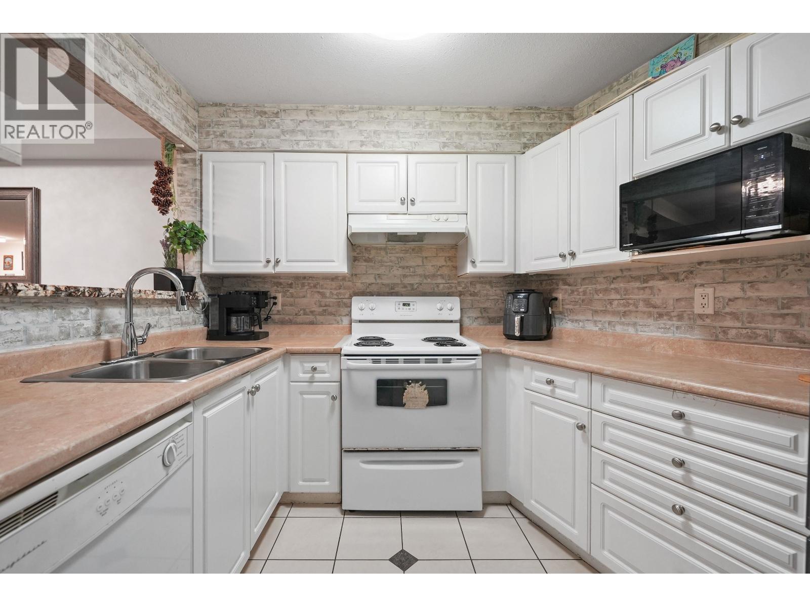 2 1383 BRUNETTE AVENUE, Coquitlam