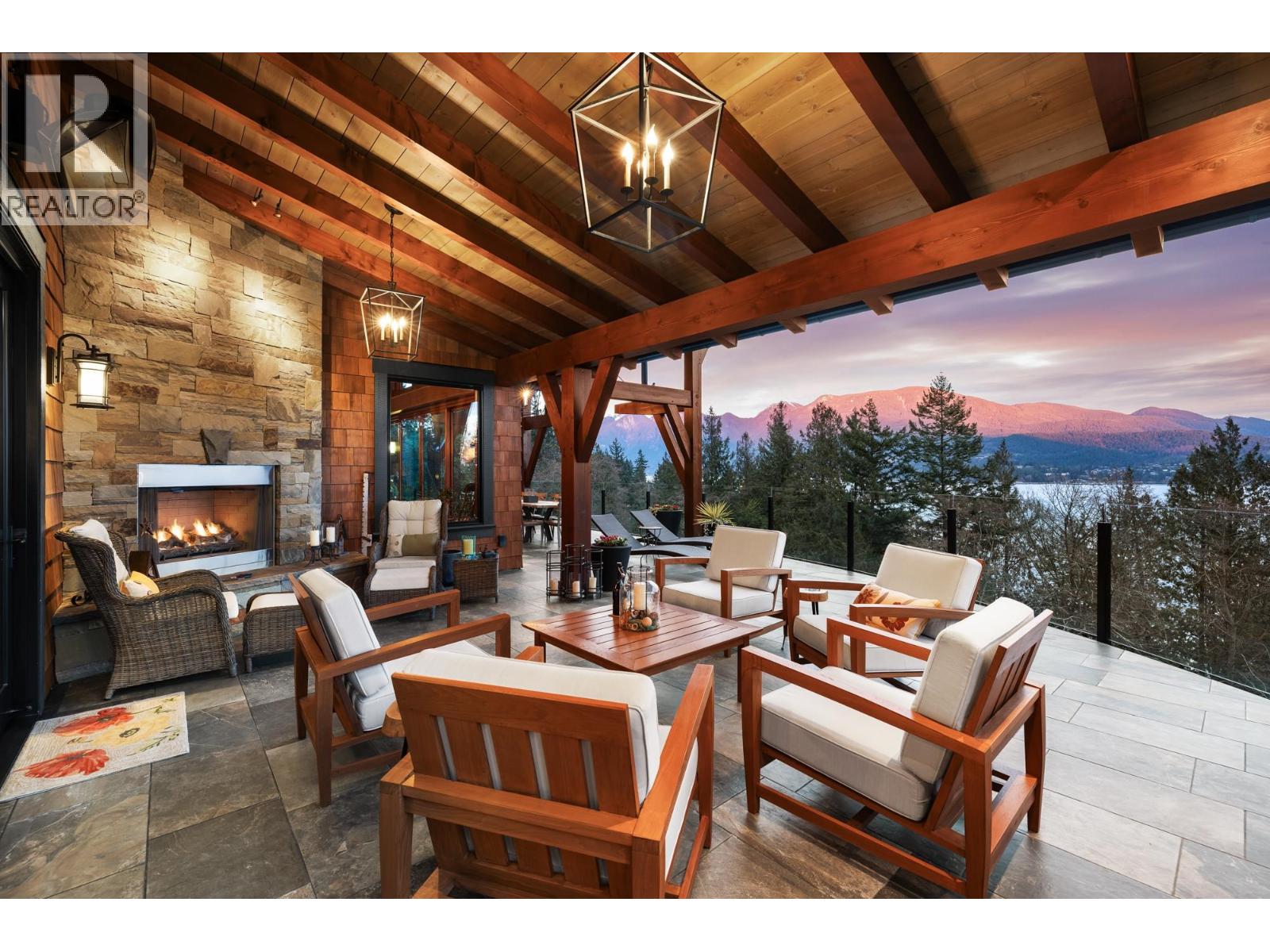 800 TAYLOR ROAD, Bowen Island