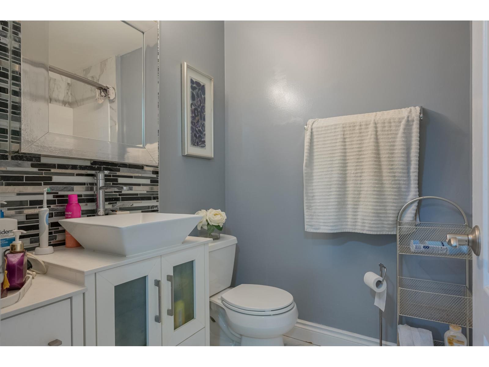 101 1225 MERKLIN STREET, White Rock