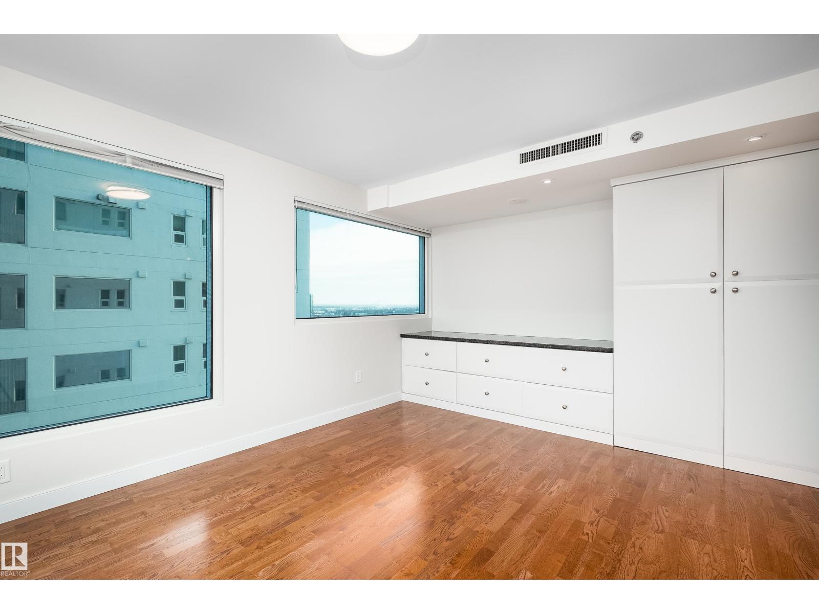 #1402 10731 Saskatchewan DR NW, Edmonton