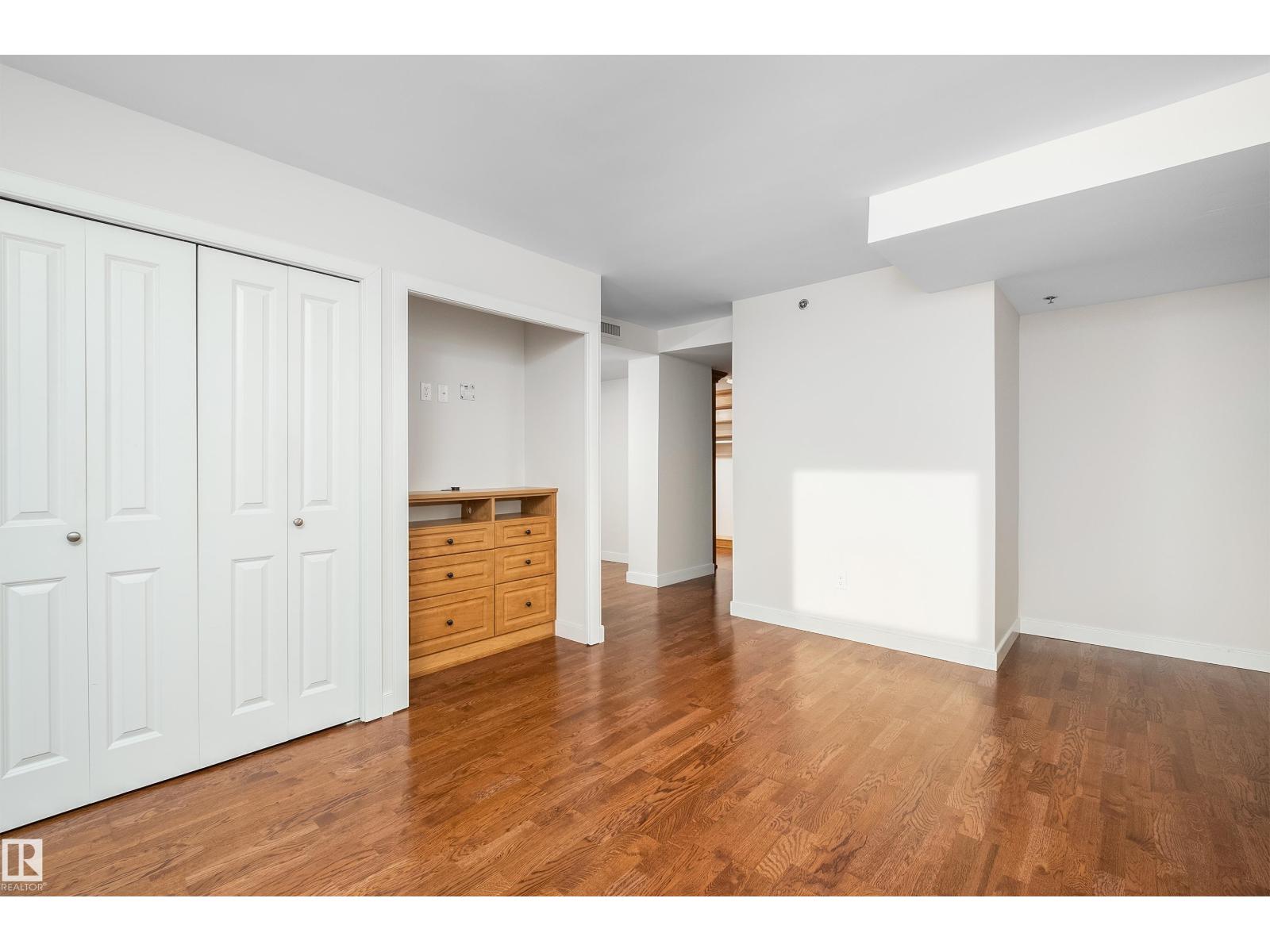 #1402 10731 Saskatchewan DR NW, Edmonton