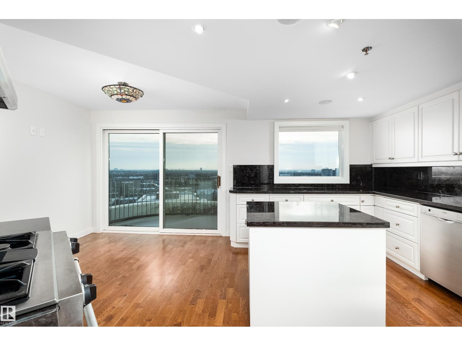 #1402 10731 Saskatchewan DR NW, Edmonton