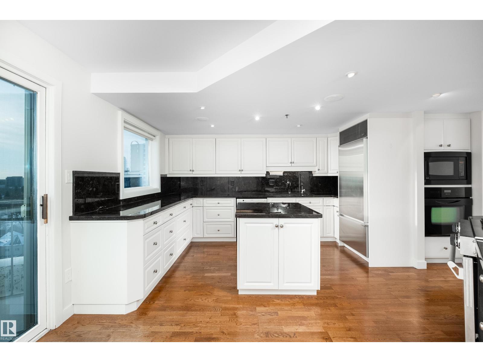 #1402 10731 Saskatchewan DR NW, Edmonton