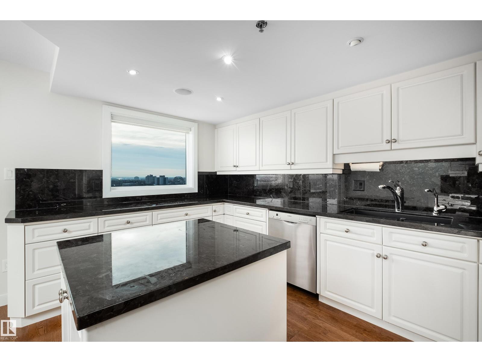 #1402 10731 Saskatchewan DR NW, Edmonton