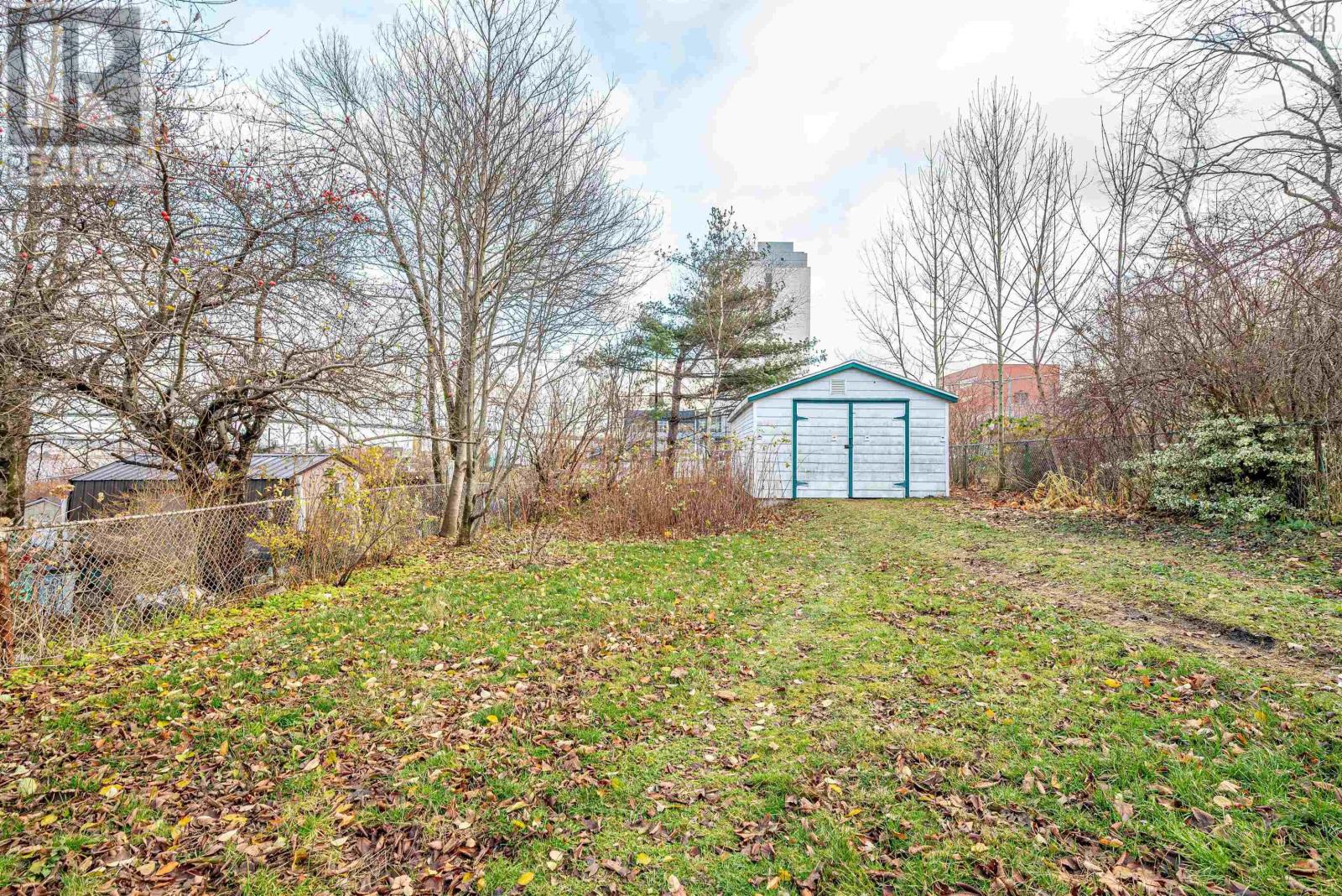 Property 20 of 23 of 5240 Russell Street