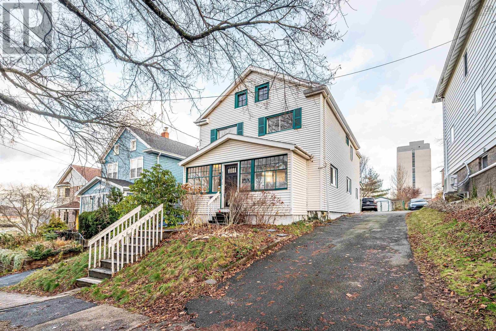 Property 23 of 23 of 5240 Russell Street