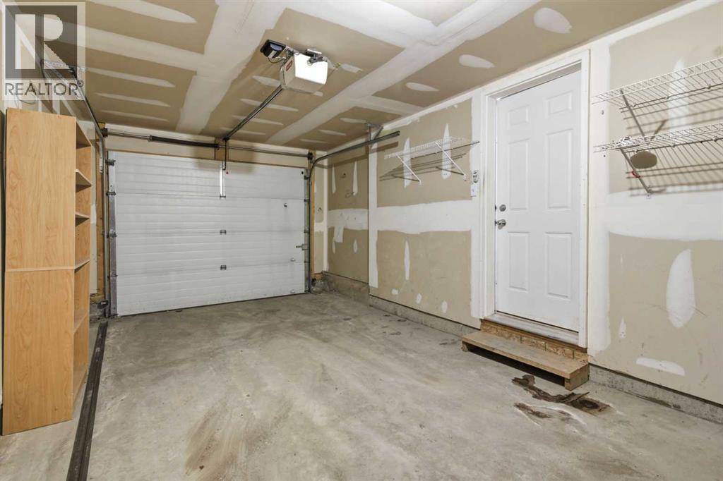 Single Family House 4 Level for Sale in  Everhollow Heights SW Evergreen Calgary 