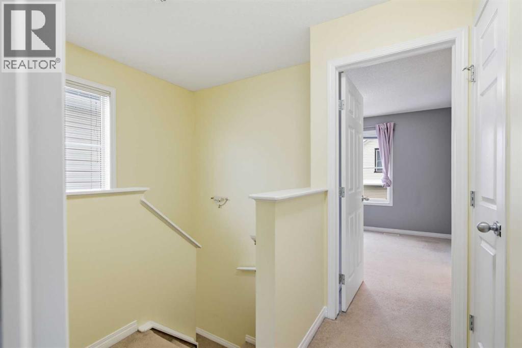 Single Family House 4 Level for Sale in  Everhollow Heights SW Evergreen Calgary 