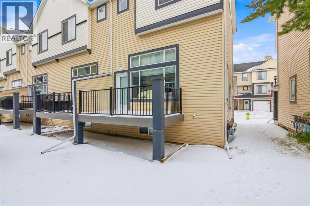 Single Family House 4 Level for Sale in  Everhollow Heights SW Evergreen Calgary 