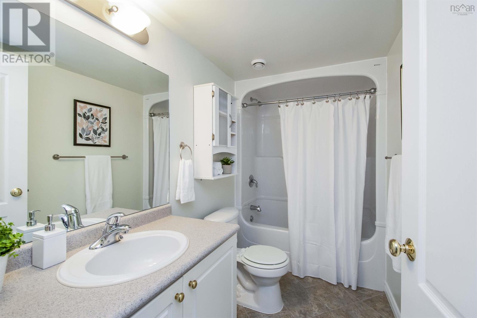 Property 37 of 45 of 108 40 Regency Park Drive