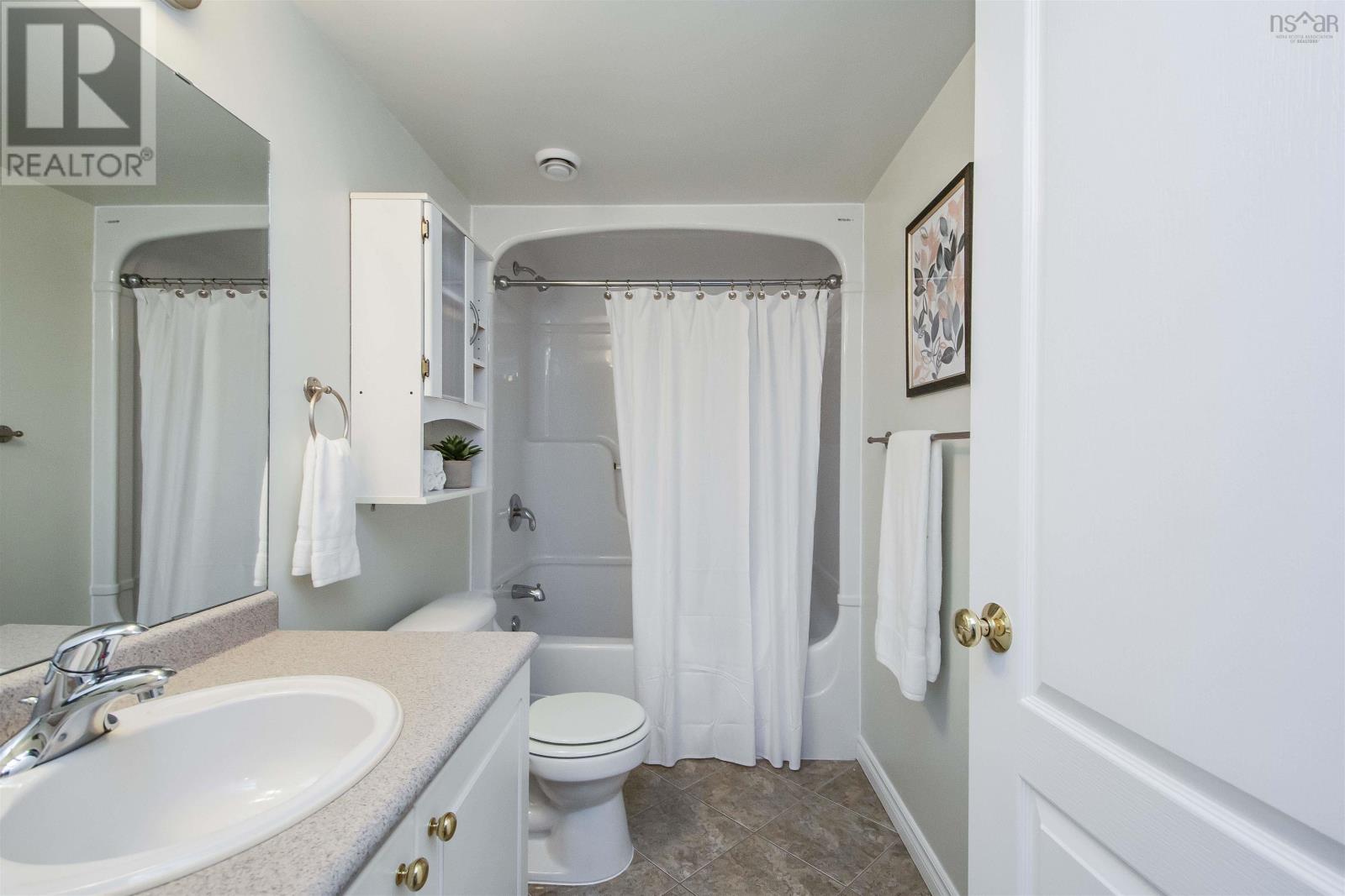 Property 36 of 45 of 108 40 Regency Park Drive