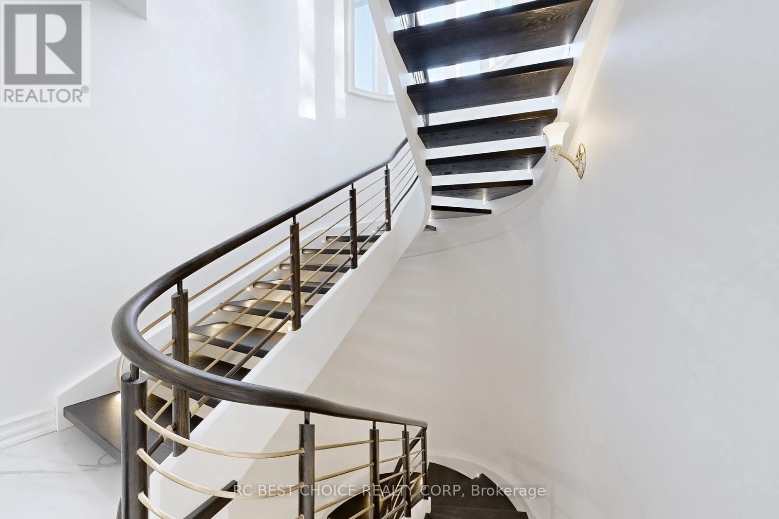 76 SILVER FOX PLACE - 26