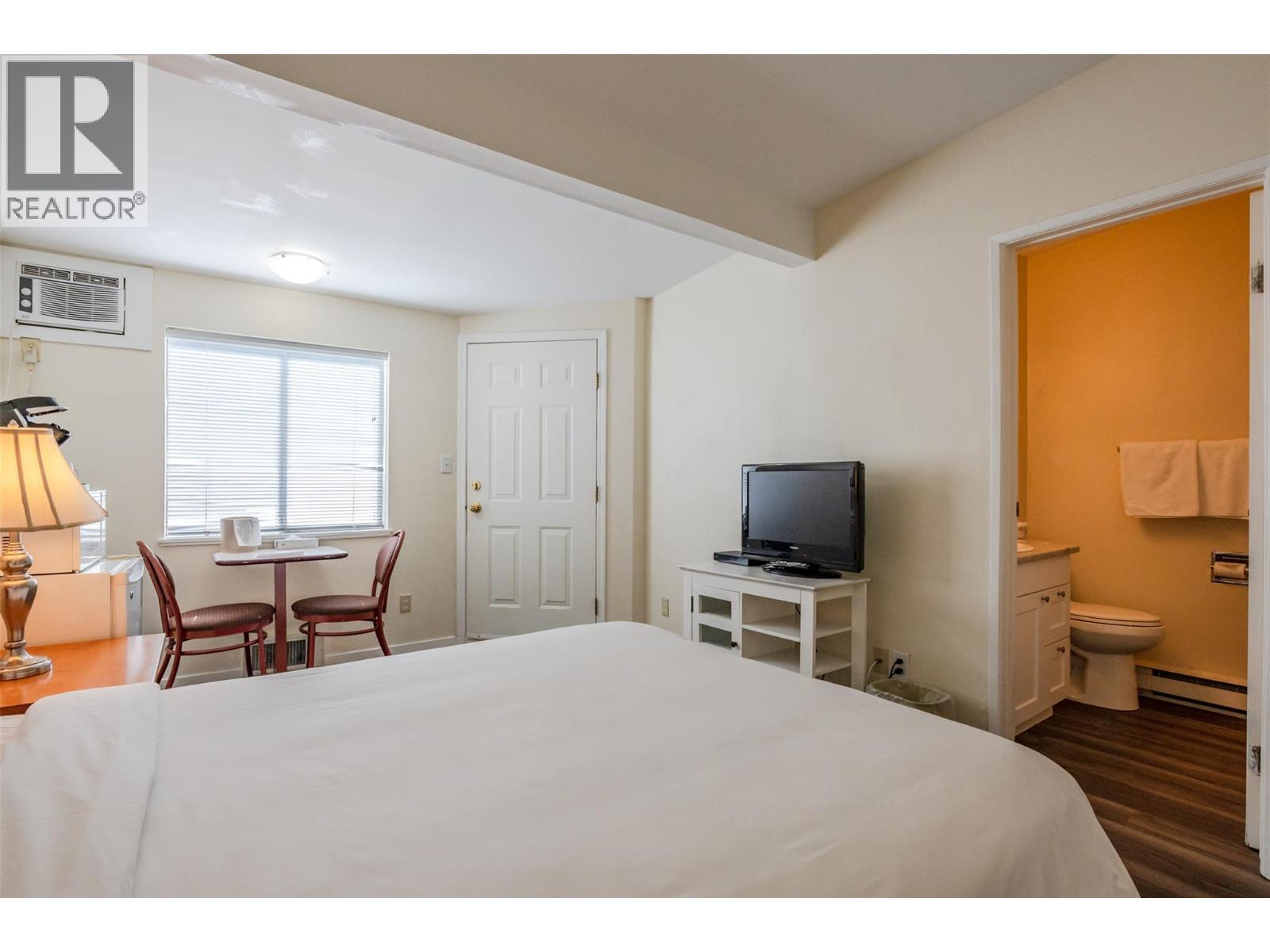 2107 Tait Street, Summerland