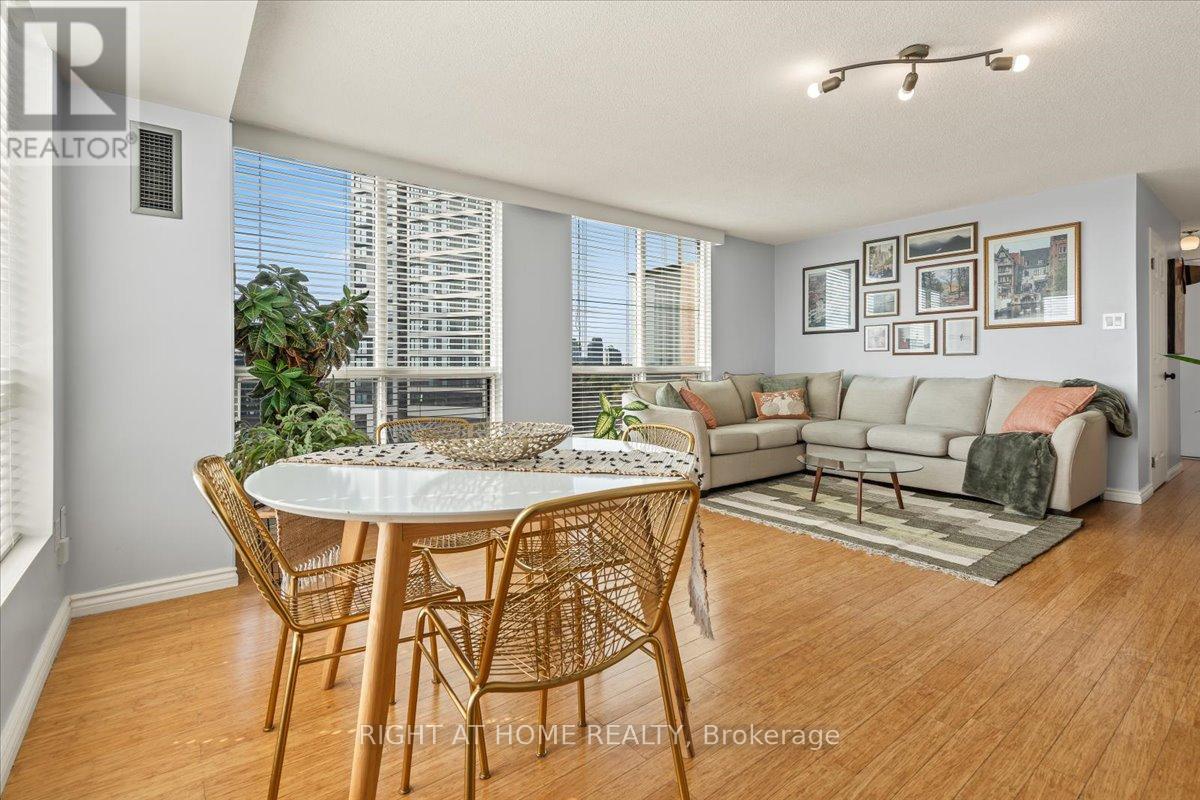 101 Subway Crescent 1011