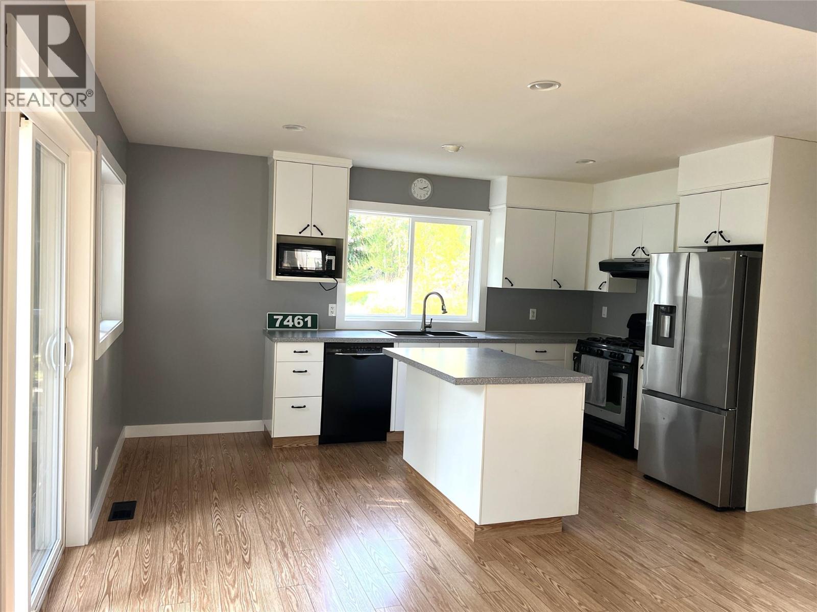 7461 Stampede Trail, Anglemont