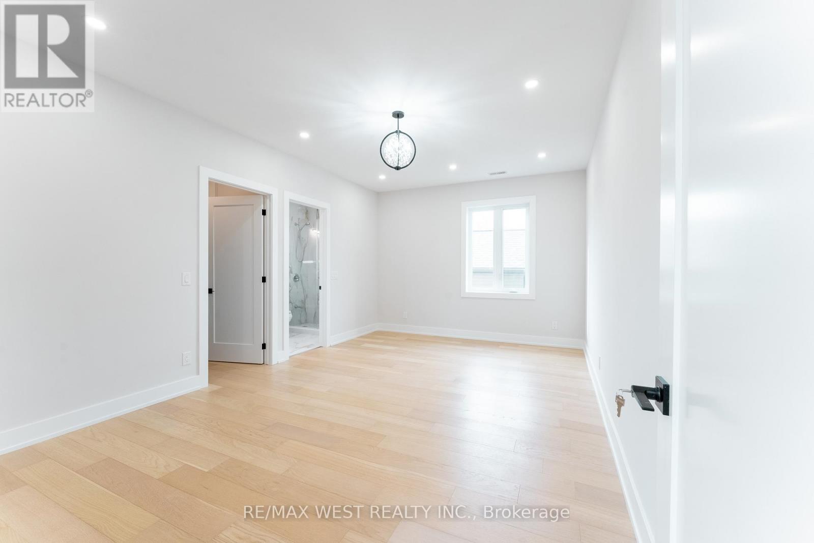 185 RIVERVIEW BOULEVARD - 22