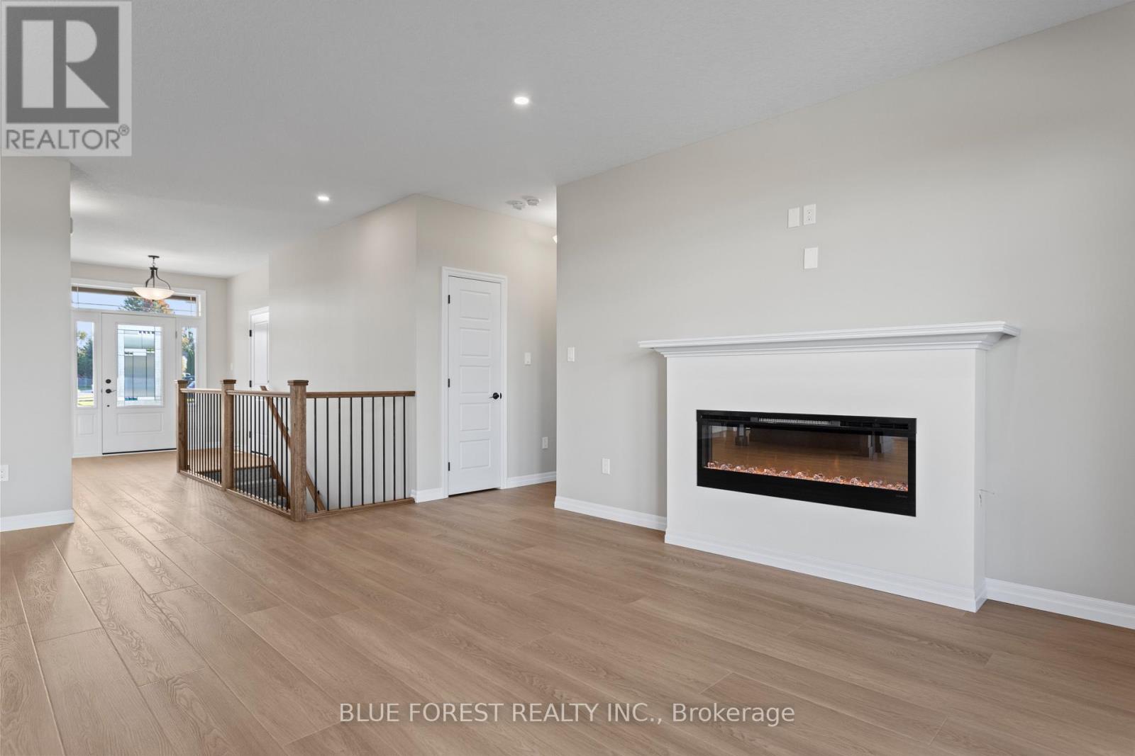 Single Family House Bungalow for Sale in  SNYDERS AVENUE Central Elgin (Belmont) 