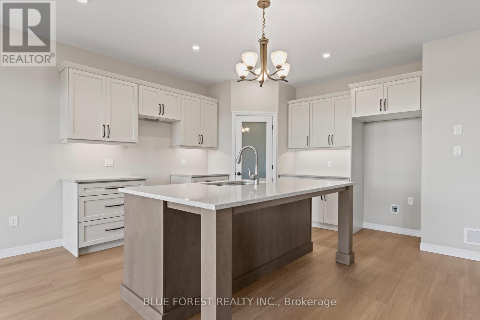 218 SNYDERS AVENUE - 3