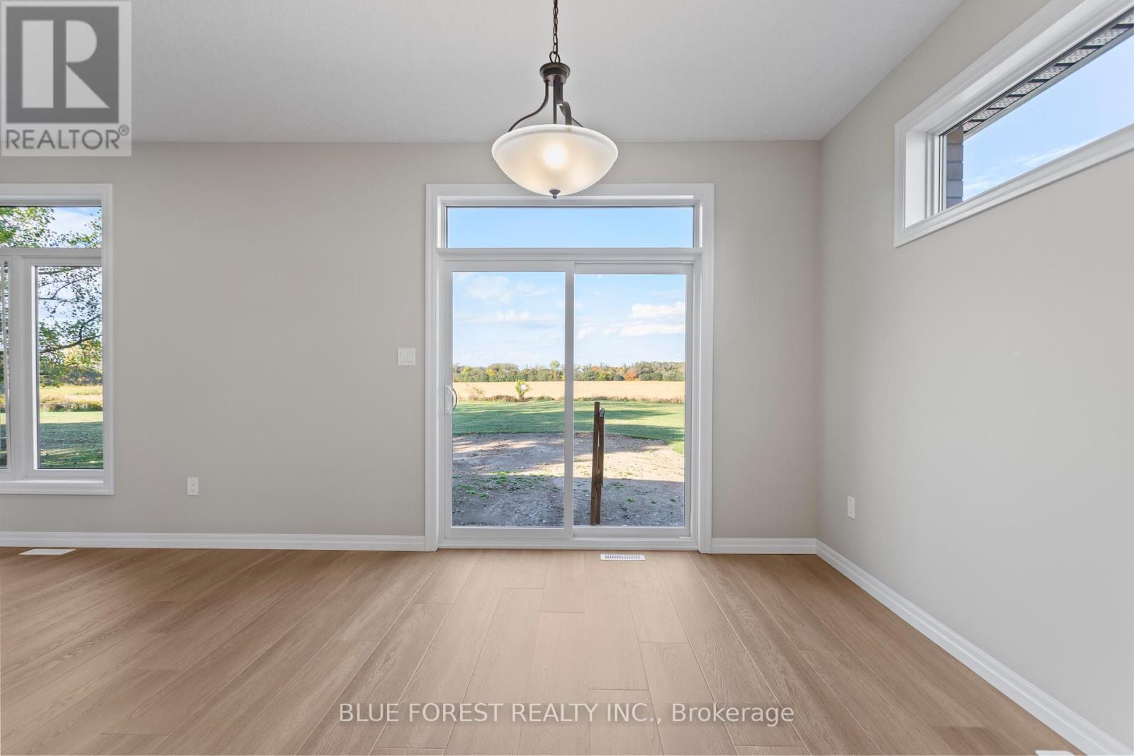 Single Family House Bungalow for Sale in  SNYDERS AVENUE Central Elgin (Belmont) 