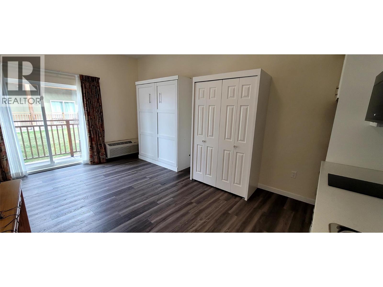 6203 Willow Avenue, Summerland