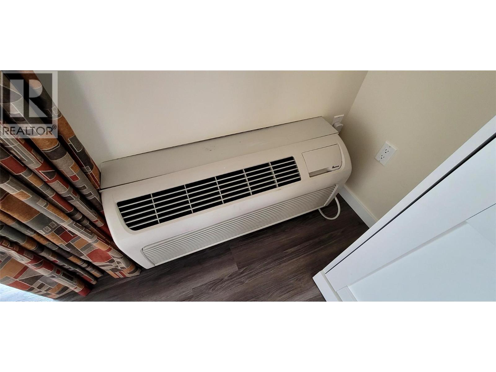 6203 Willow Avenue, Summerland