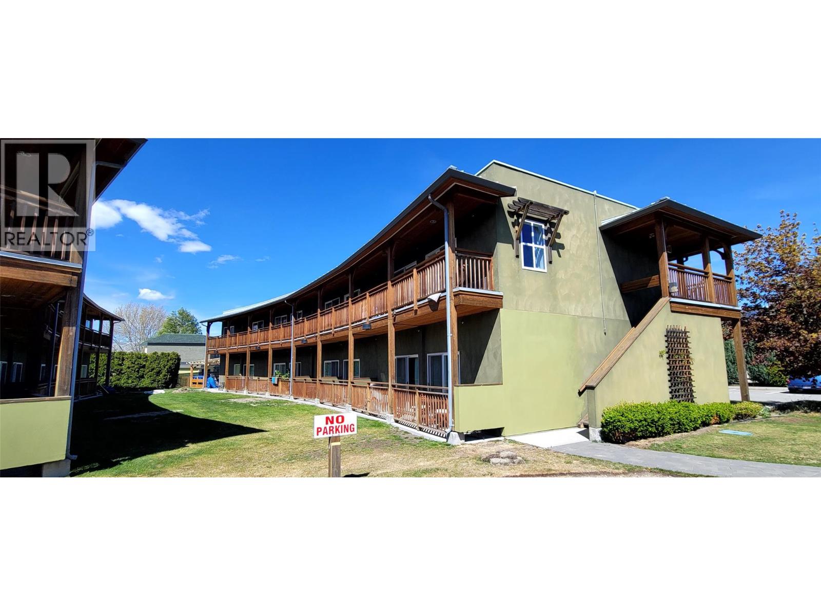 6203 Willow Avenue, Summerland